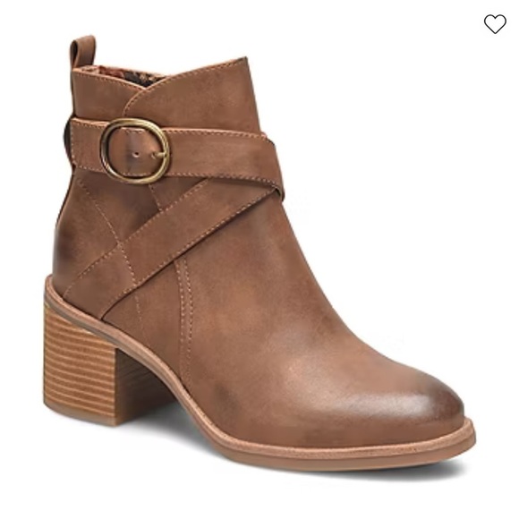 BOC Foxy Brown Stacked Buckle Strap Heeled Boots Size 7.5 NEW - Picture 1 of 12